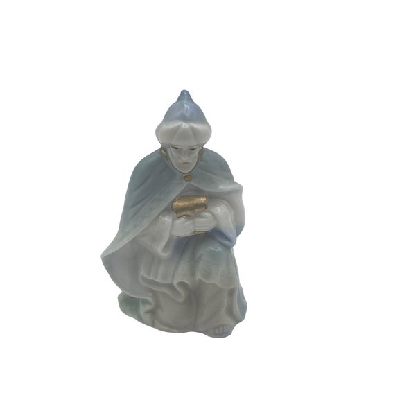 3.5 inch Nativity Pieces Pastel Blue and Green Joseph and 2 Wise Men Replacement - Picture 4 of 6